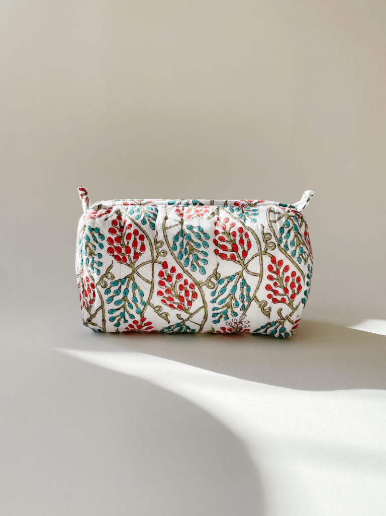 Quilted Cosmetic Bag – Leaf Tendril