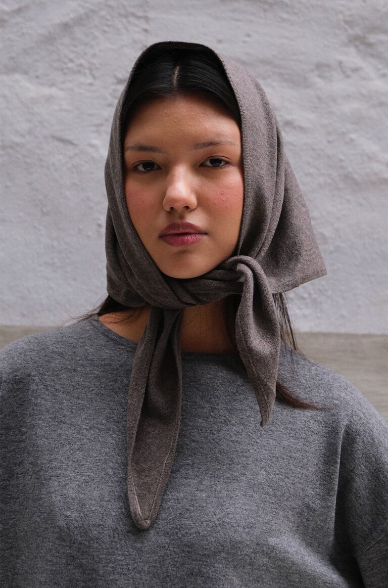 Triangle Scarf – Taupe