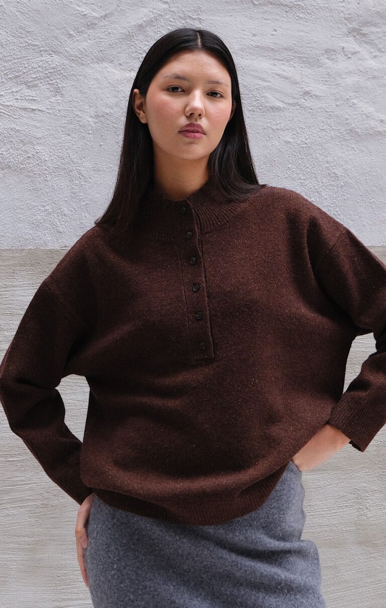 Button Funnel Neck – Cocoa