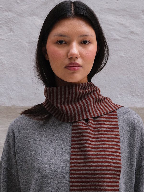 striped_scarf